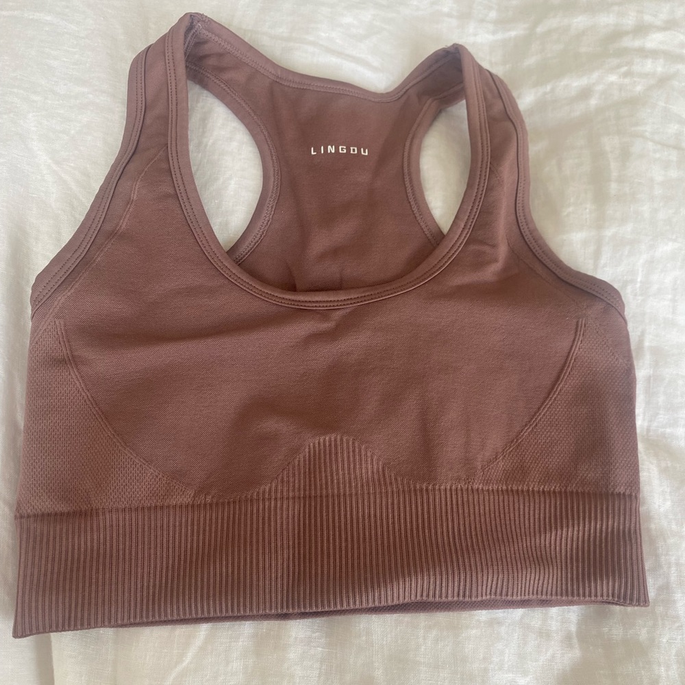 Amazon workout set - Picture 3 of 6